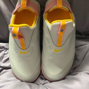 Nike Women's Nurse Shoes - Lt Grey, Pink, Yellow